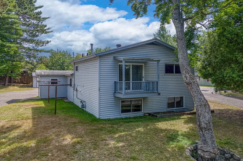 529 Dyer Park St N, Eagle River