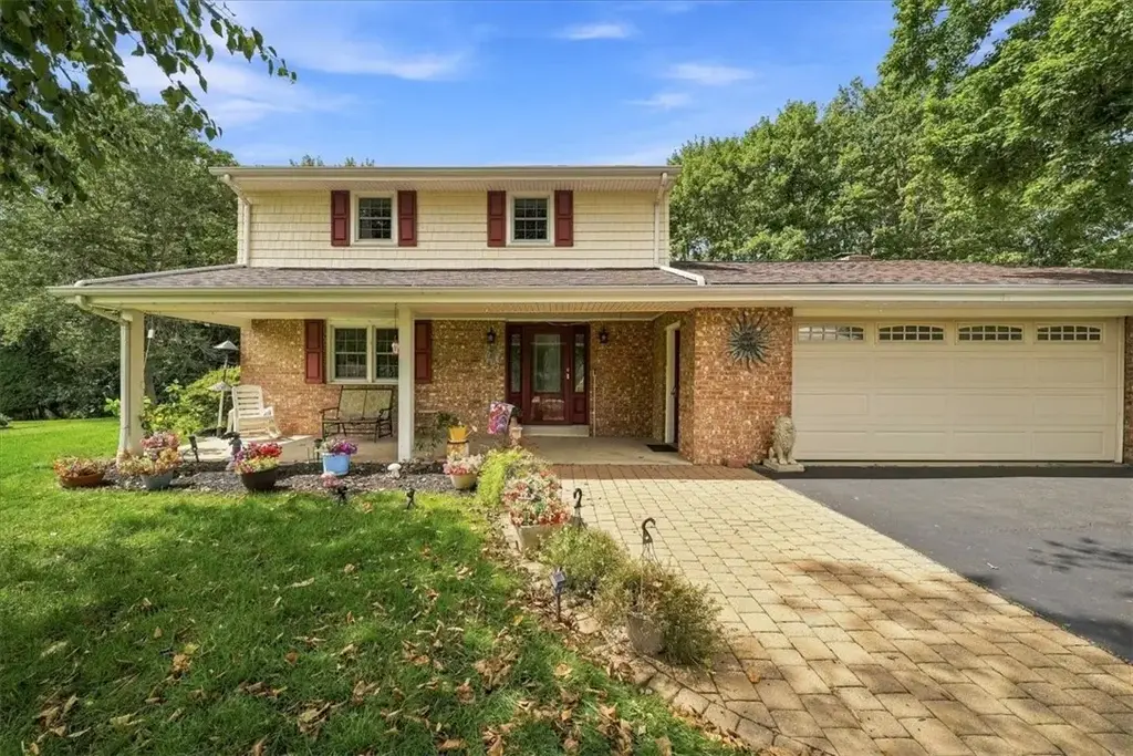 1217 Pleasant Street , Raccoon