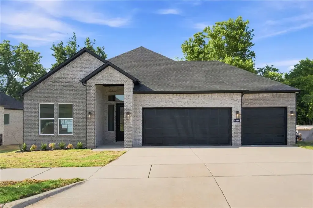 4824 W Succulent Street, Fayetteville