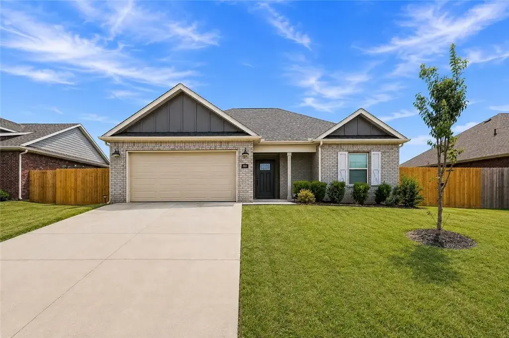 918 Hampton Street, Tontitown