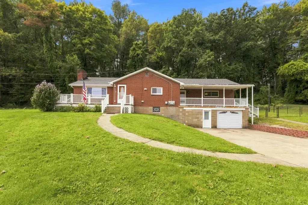 425 Spring Road , Centerville