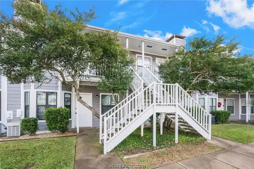 4441 Old College 2205, Bryan