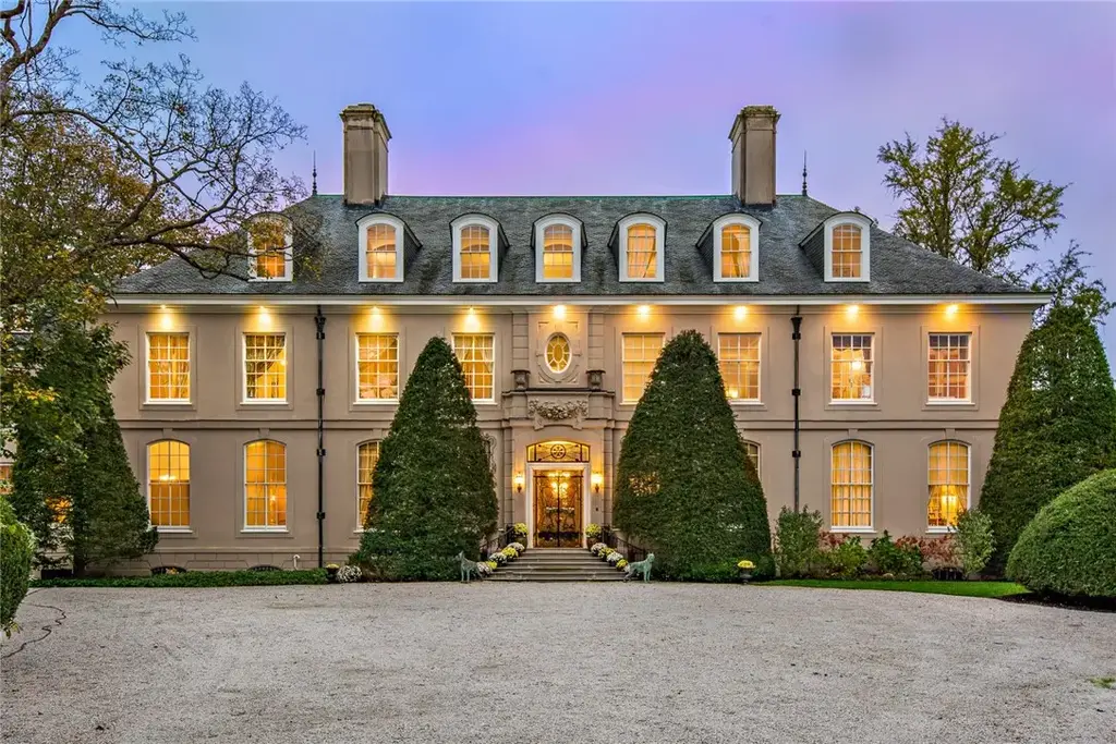 115 Narragansett Ave, Newport