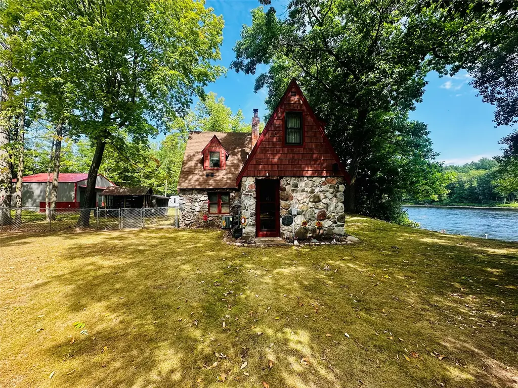N2146 County Road E, Bruce