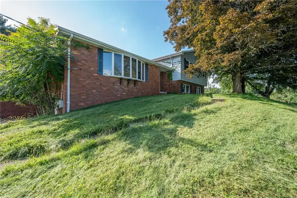 113 Sterling Run Road , Hempfield