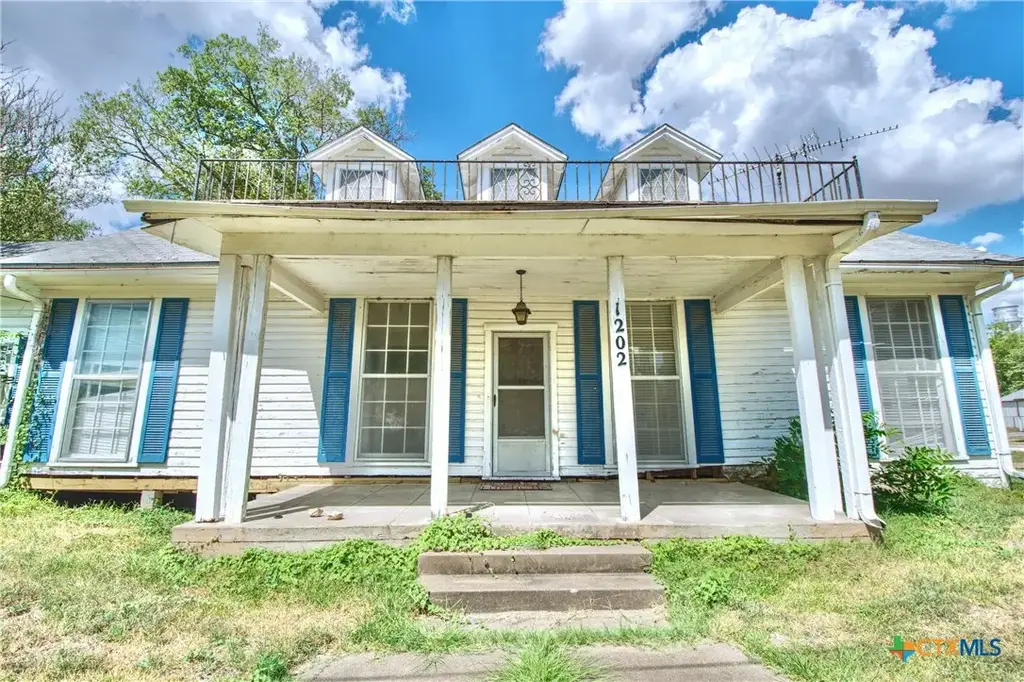 1202 Tyler, Thornton