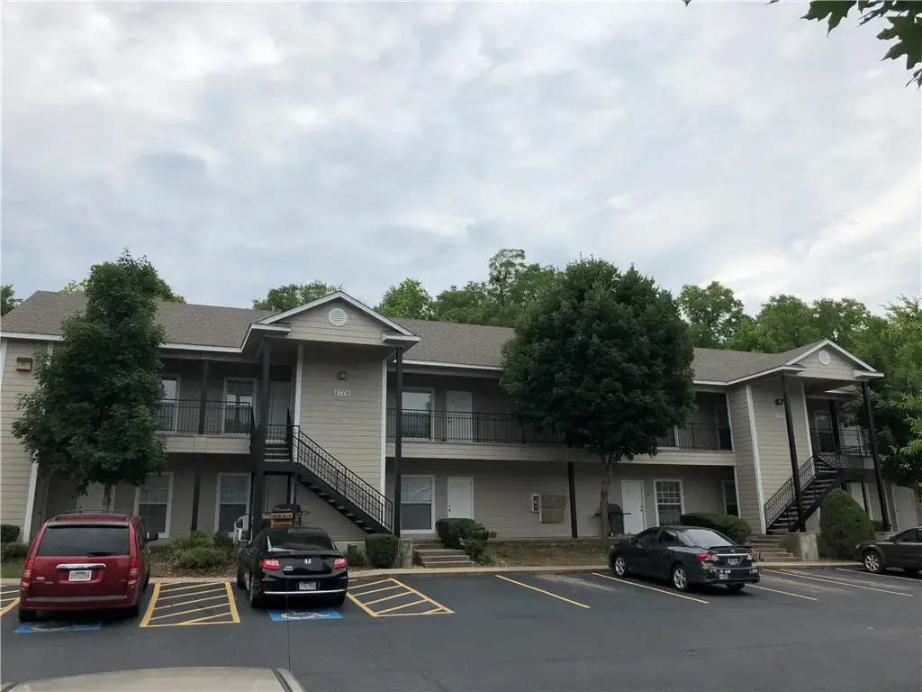 1774 N Gregg Avenue 10, Fayetteville