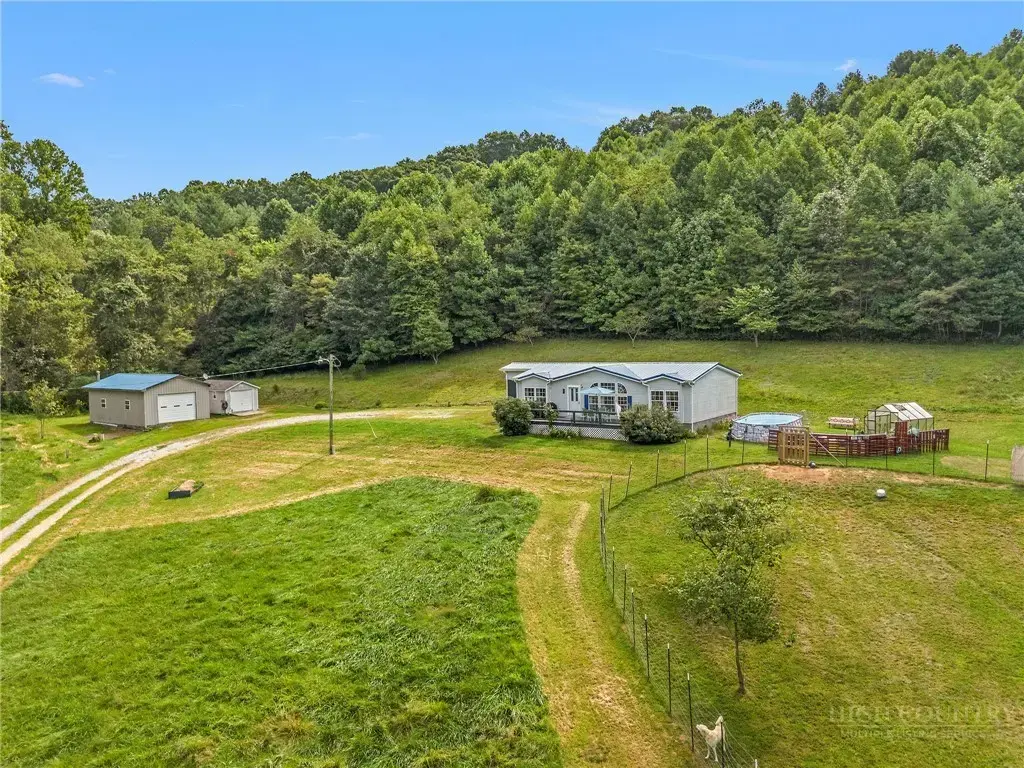 447 John Baker Road, Crumpler
