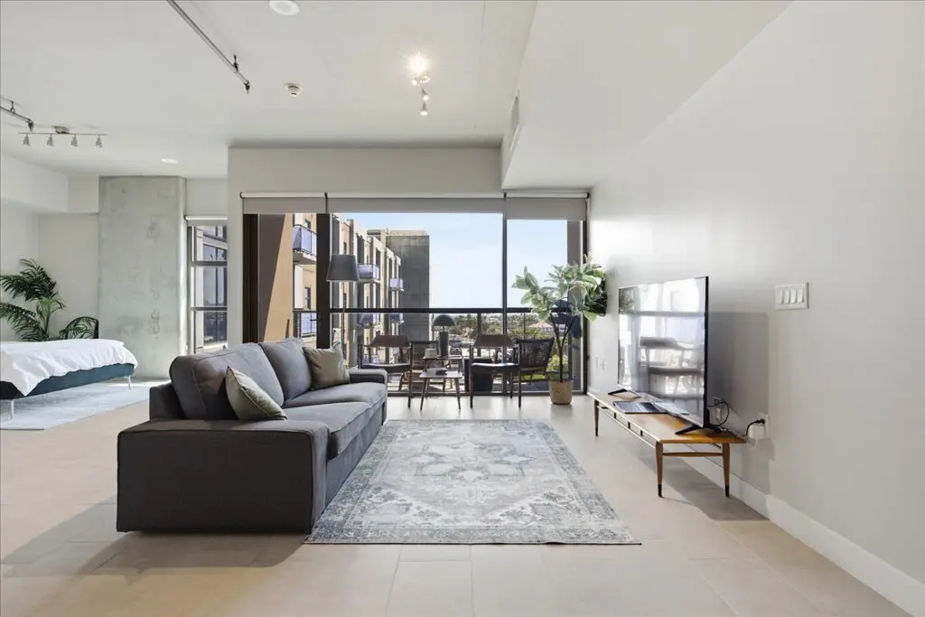 353 E Bonneville Avenue 630, Las Vegas