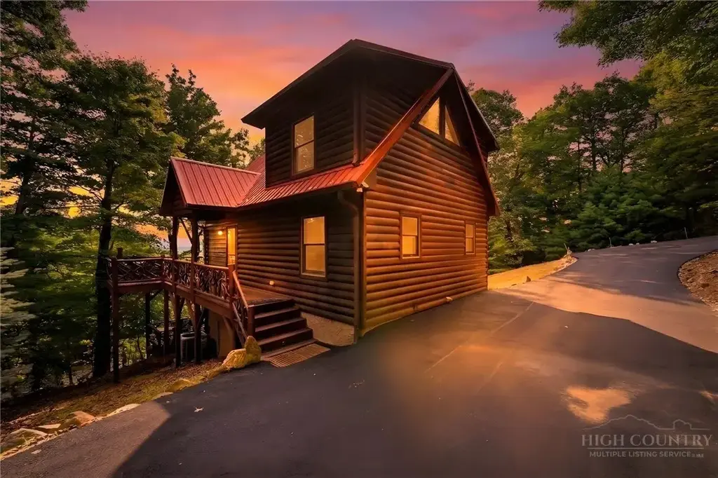 142 Fawn Lane, Purlear