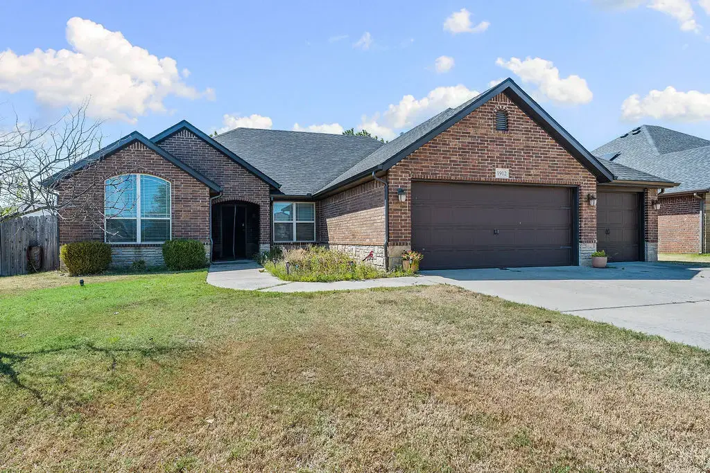 1912 Sw Cypress Street, Bentonville