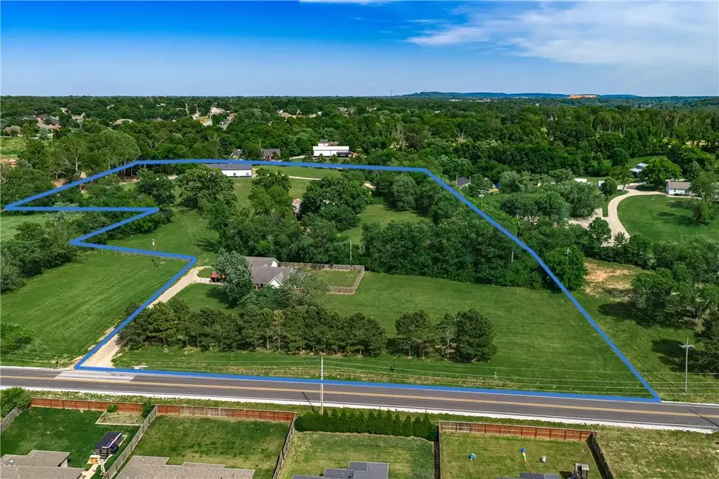 130 Brown Road, Cave Springs