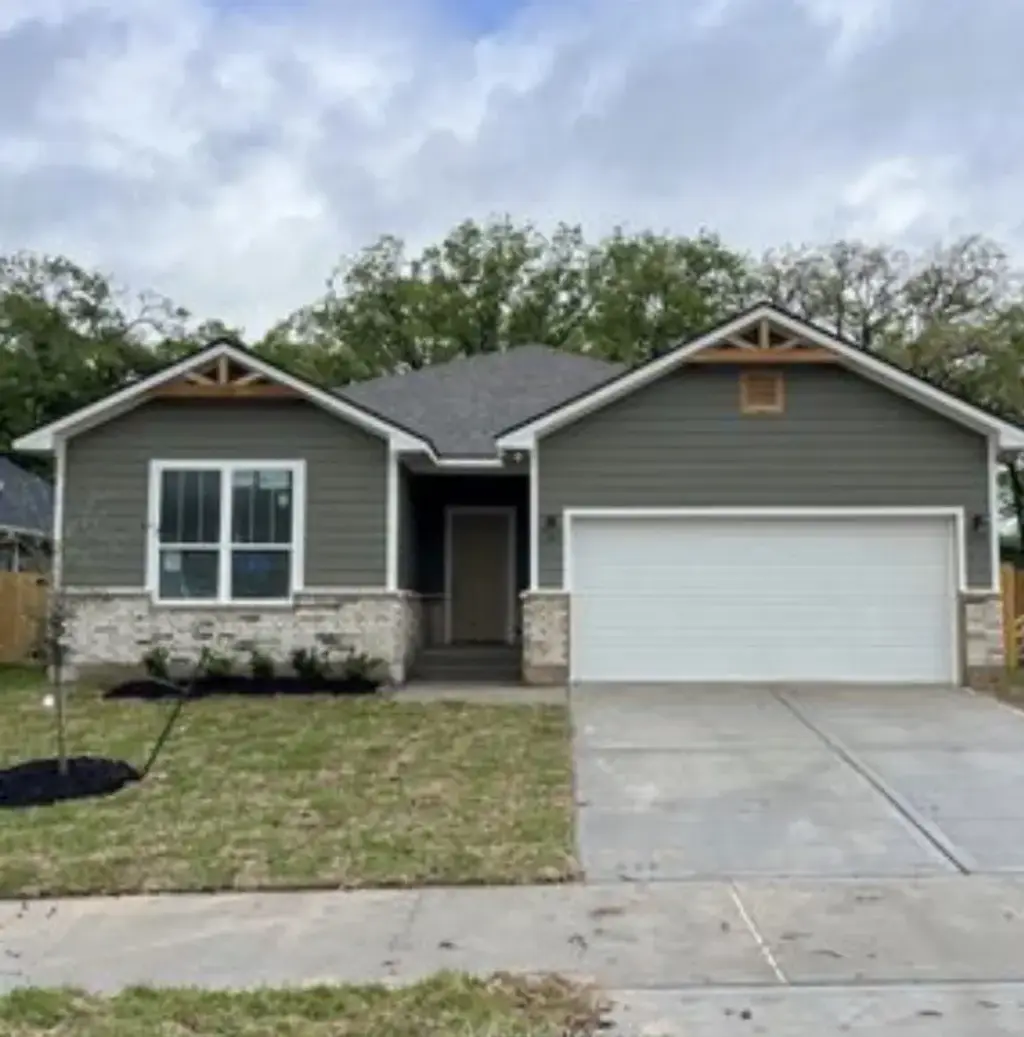 2415 Lightfoot Lane Ne, Bryan