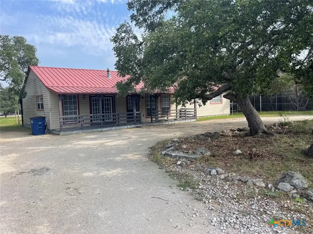 551 Ramblewood Drive, Canyon Lake