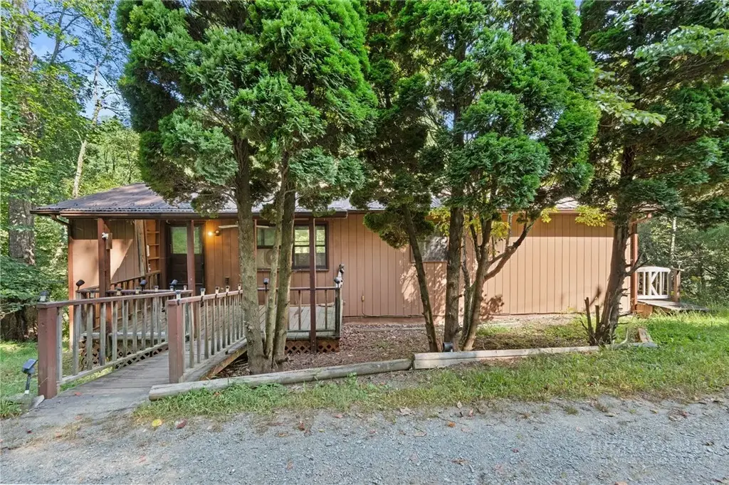 236 Cloudrise Lane, Banner Elk