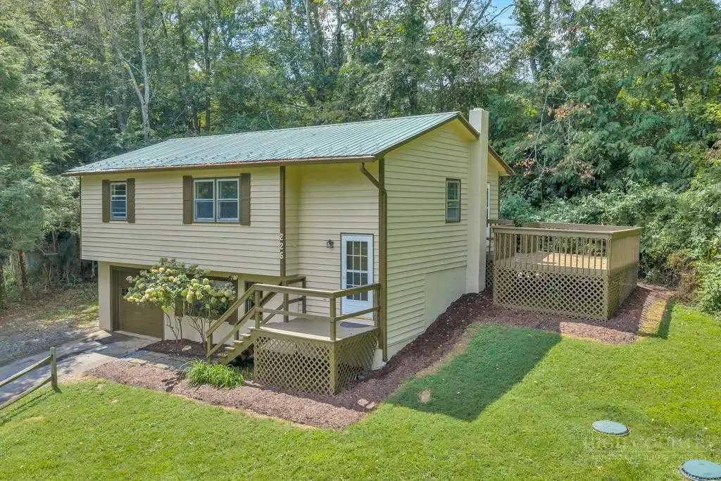 226 Clay Hodges Road, Boone