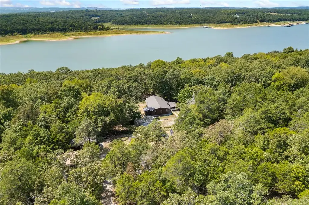 1018 Bowen Trail, Yellville