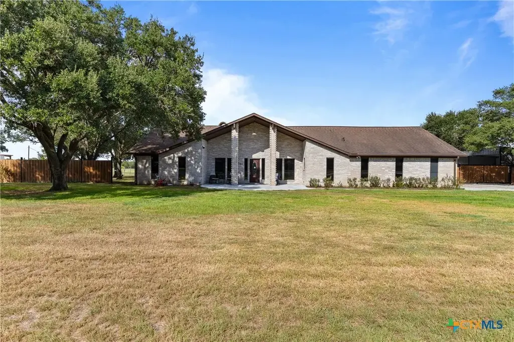 1107 Fairlane Drive, Ganado