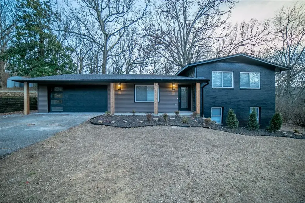 1647 E Carolyn Drive, Fayetteville