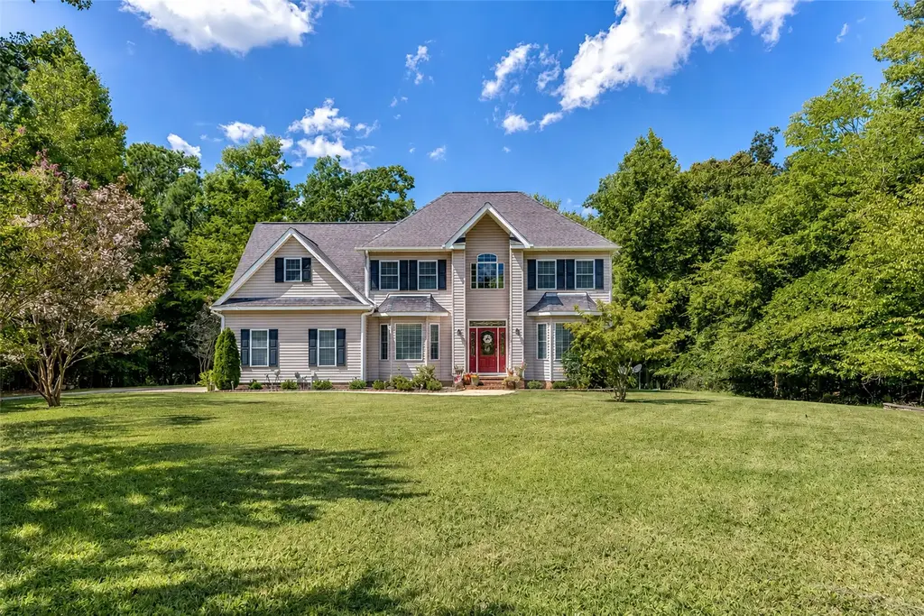 195 Stanley Court, Surry