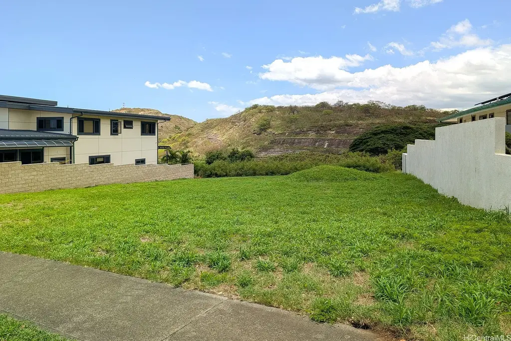 1608 Ala Hahanui Street, Honolulu