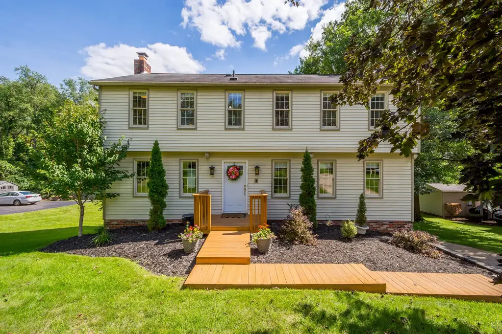2321 Cramden Road, Upper St Clair
