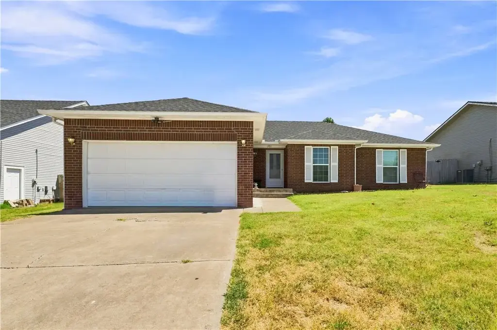 1701 Beth Drive, Rogers