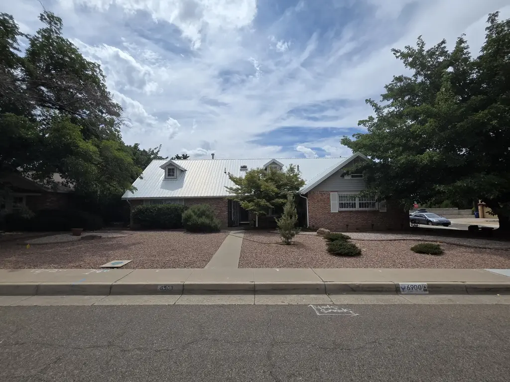 6900 Seminole Road Ne, Albuquerque