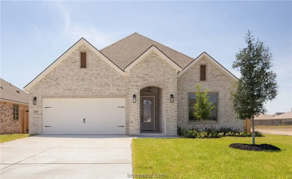 2819 Captain Drive, Bryan