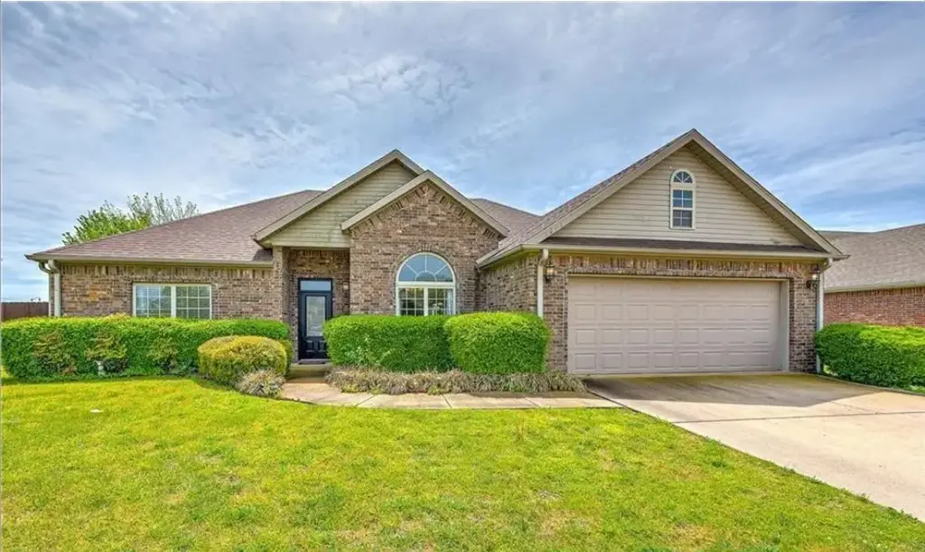 1201 Sw Willow Bend Avenue, Bentonville