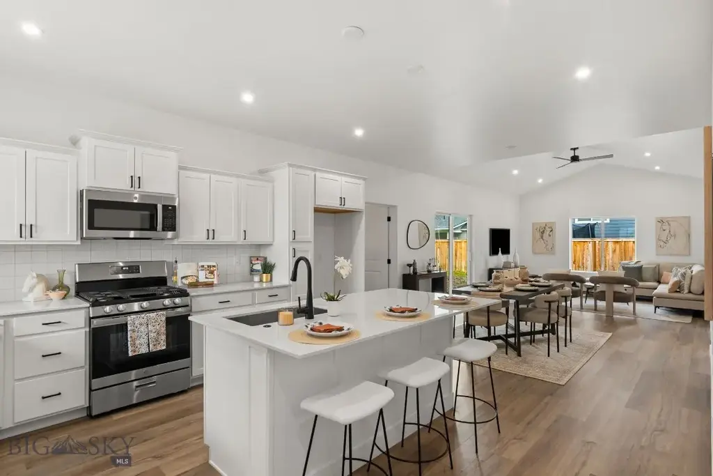 725 Spaniel Lane, Belgrade