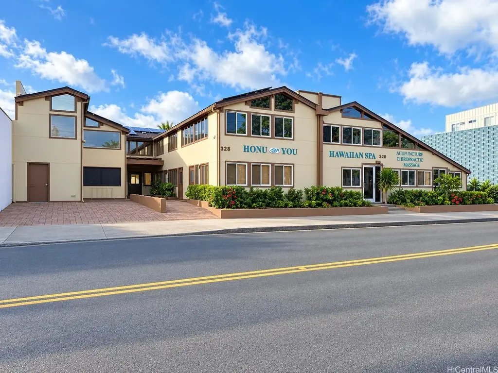 320 Uluniu Street # 3, Kailua
