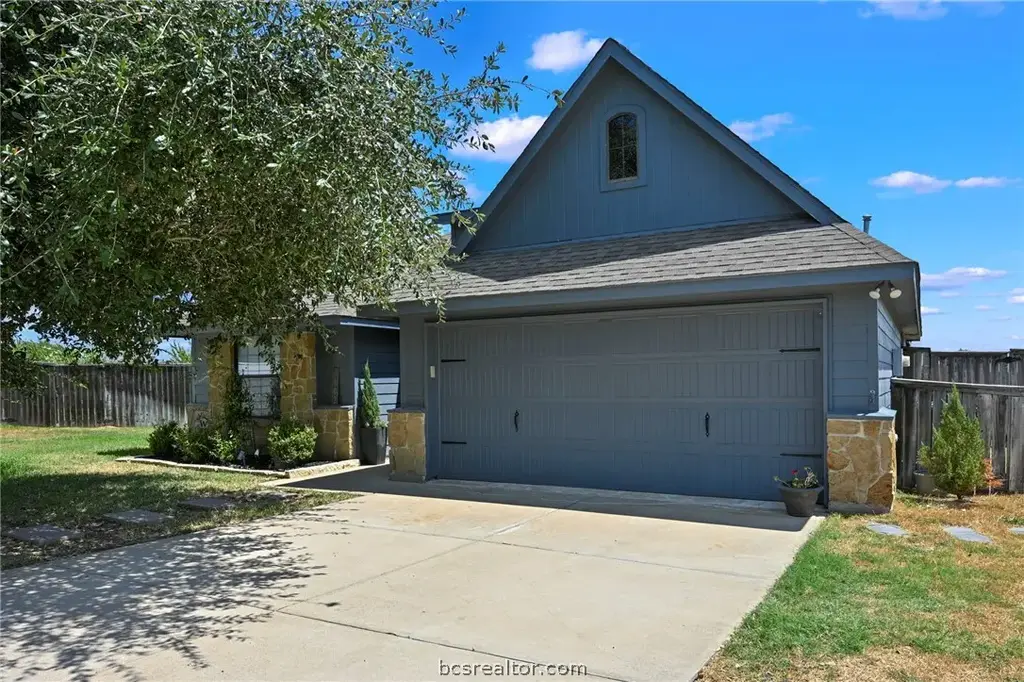 3802 Wild Horse Creek Court, College Station