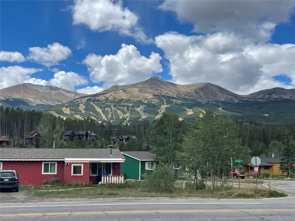 112 Reiling Road, Breckenridge