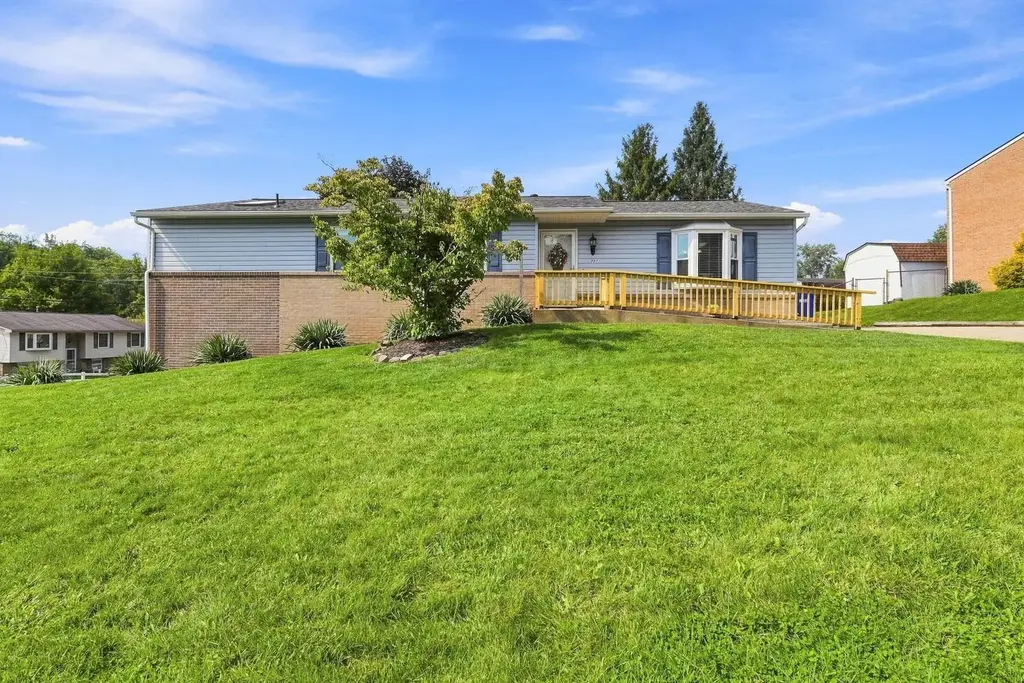 701 Bar Harbor Drive, Plum Boro