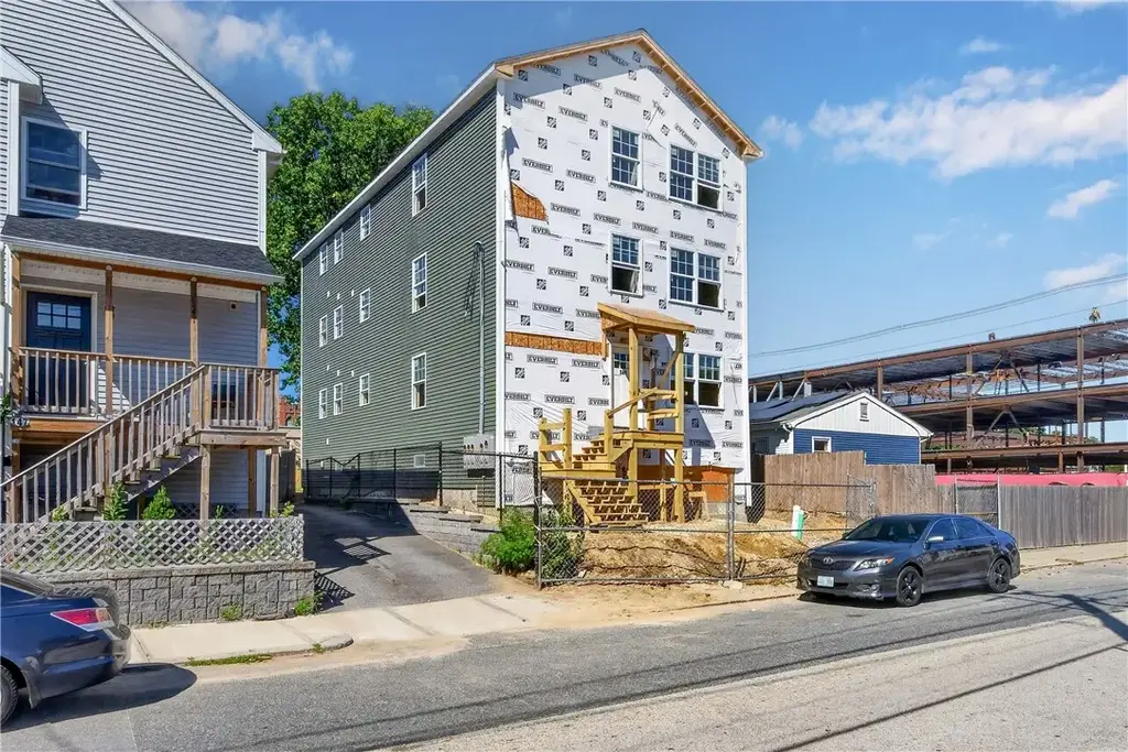 141 Ocean St, Providence