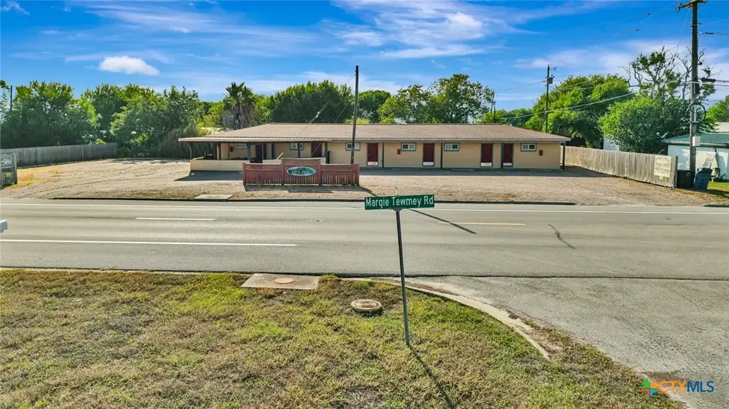595 Margie Tewmey Road, Port Lavaca