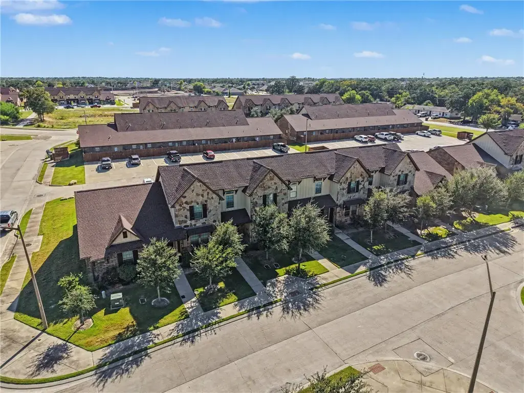 4112 Commando Trail, College Station