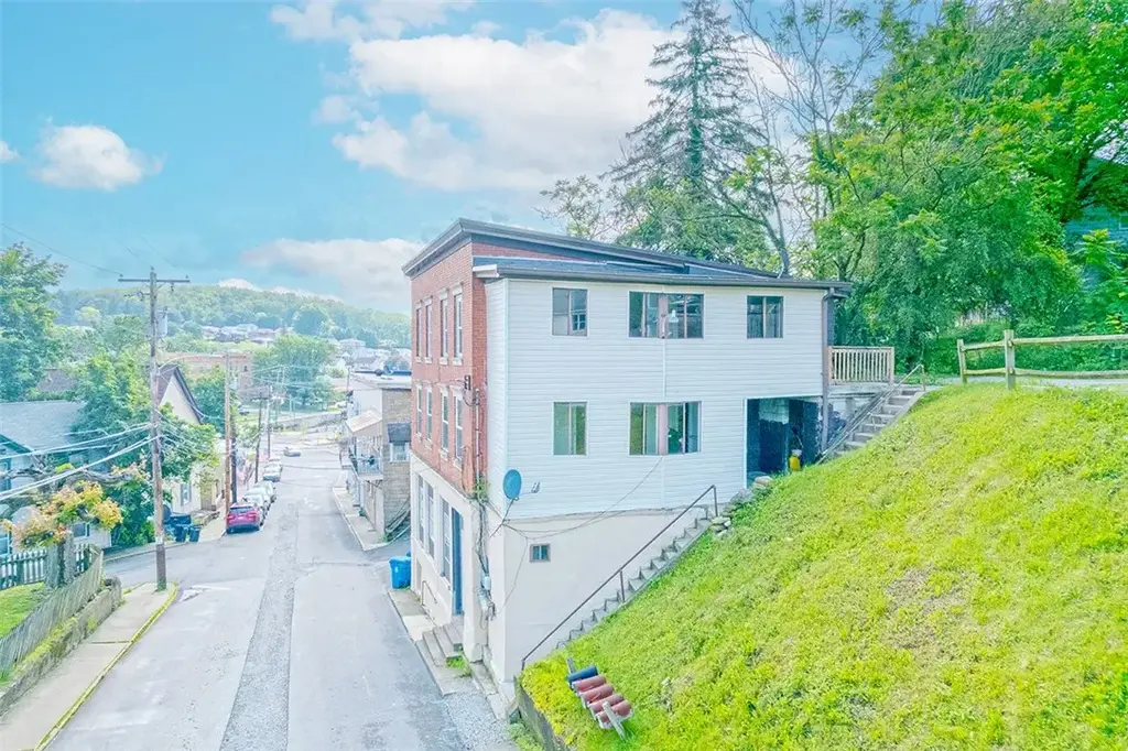 5801 Lincoln Avenue , Export