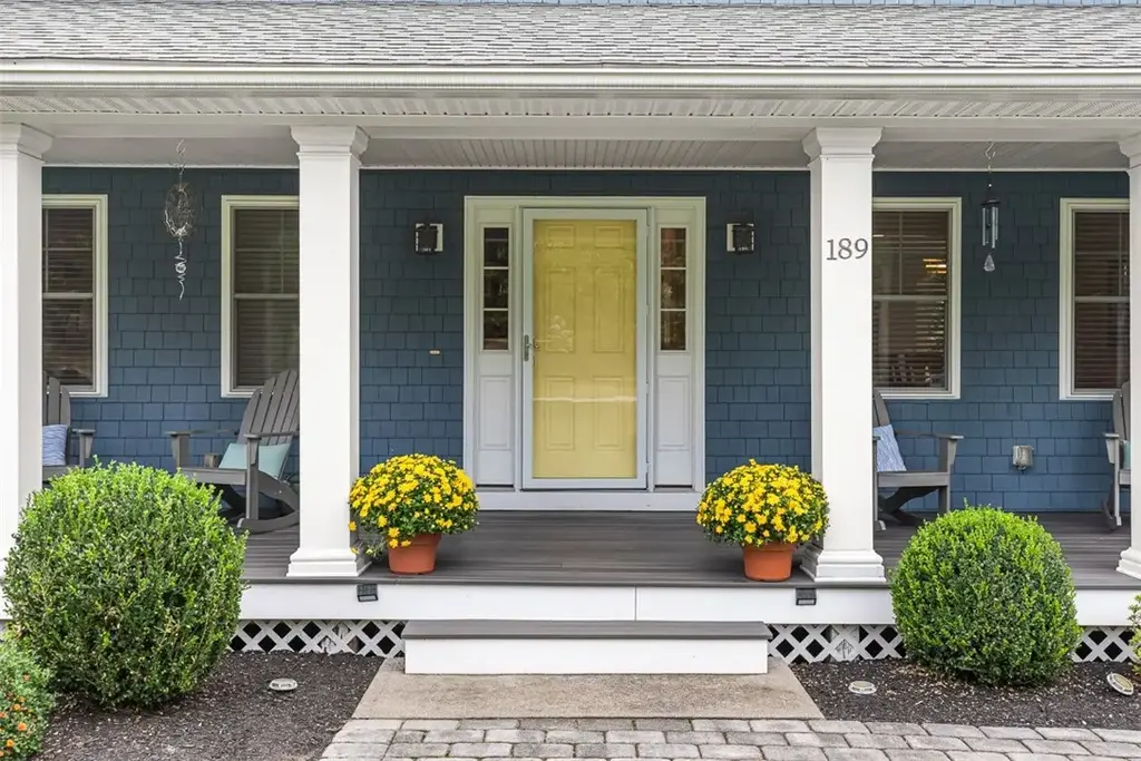 189 Delano Dr, North Kingstown