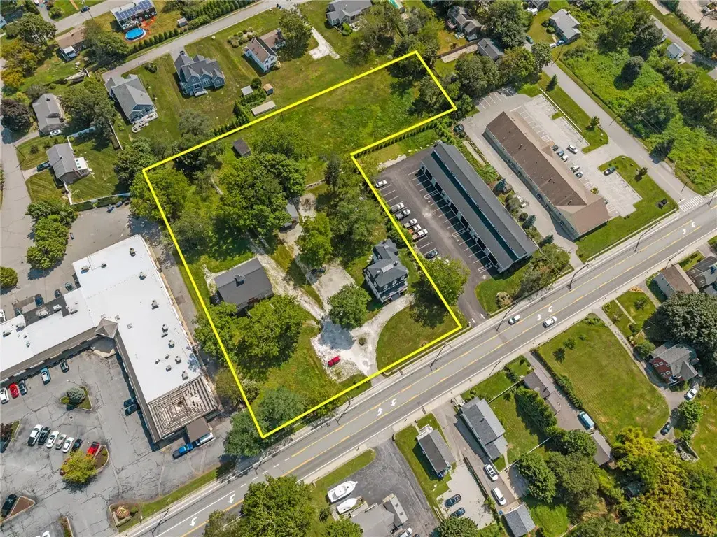 2967 East Main Rd, Portsmouth