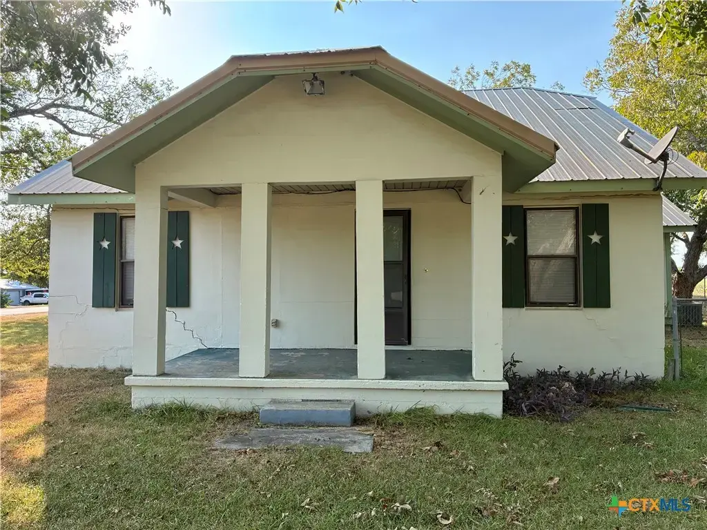1603 N Avenue J, Shiner