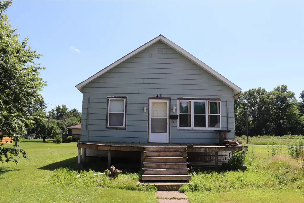 218 E Main Street, Fairchild