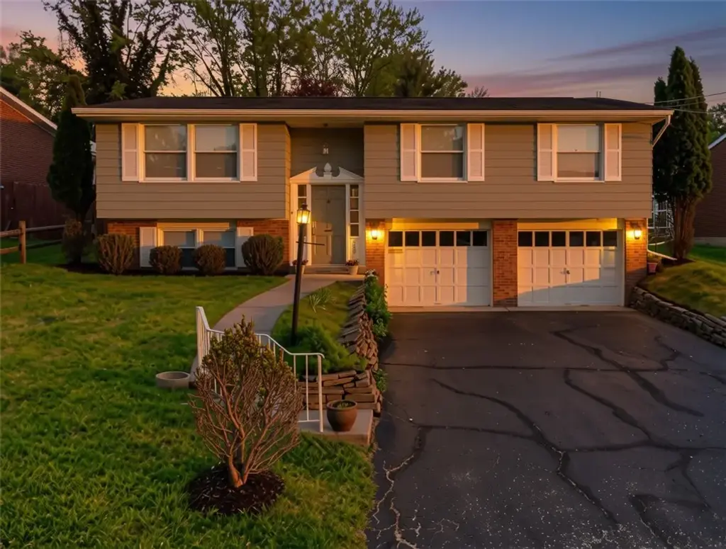 349 Crescentgardens Drive , Penn Hills