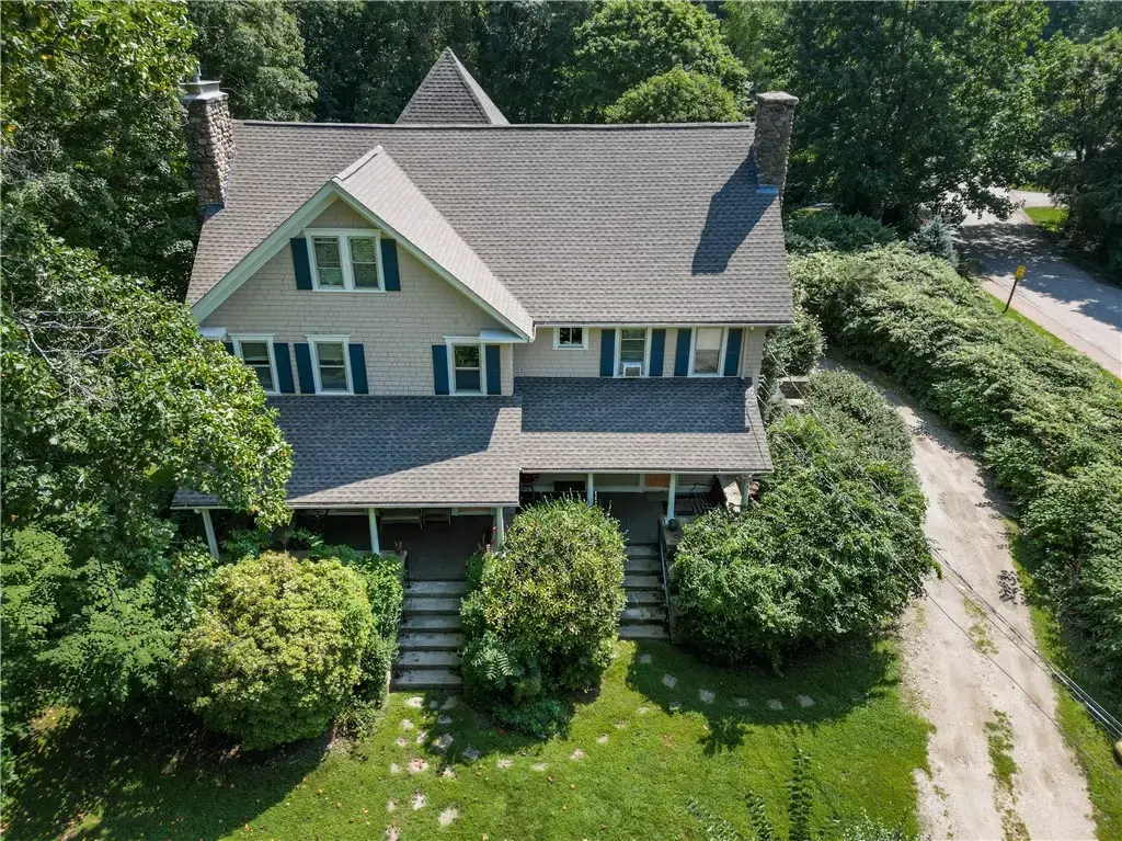 1729 South Rd # 1, South Kingstown