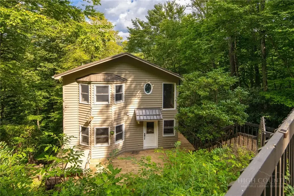 556 Timberlane Drive, Boone