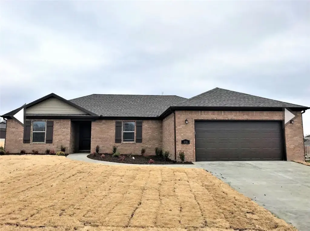 618 Eagle Drive, Gravette