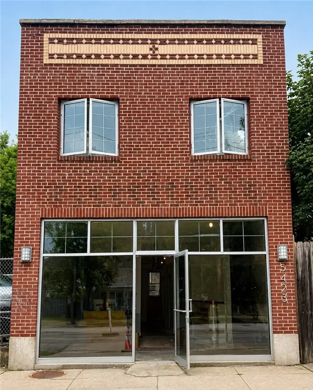 5423 Penn Avenue, Garfield