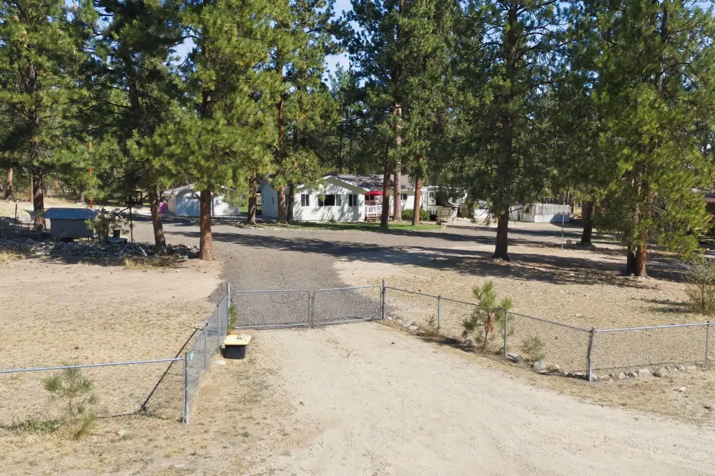 516 Pebble Lane, Hamilton