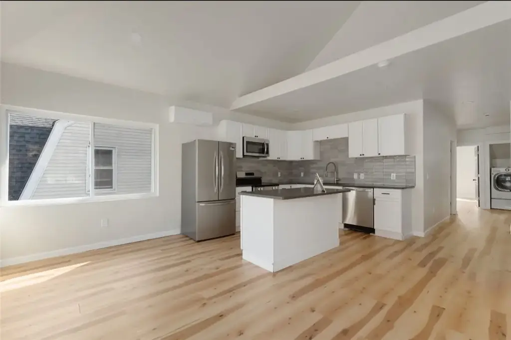 460 Smithfield Ave # #3, Pawtucket